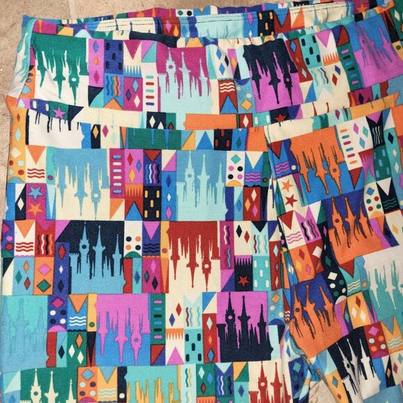 LuLaRoe Disney Women's One Size Multicolor Cinderella's Castle Print Leggings - Picture 2 of 4